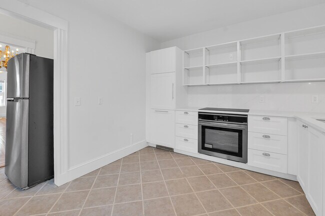 31 Justin Rd, Unit 2 in Boston, MA - Foto de edificio - Building Photo