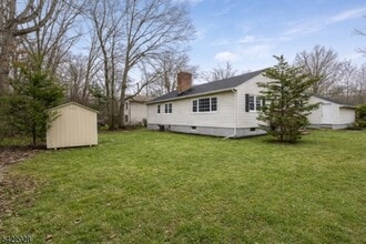 6 Windsor Way in Berkeley Heights, NJ - Building Photo - Building Photo