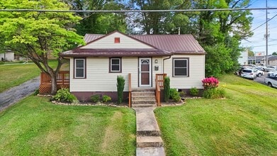 408 Beechwood Dr in Bristol, TN - Building Photo - Building Photo