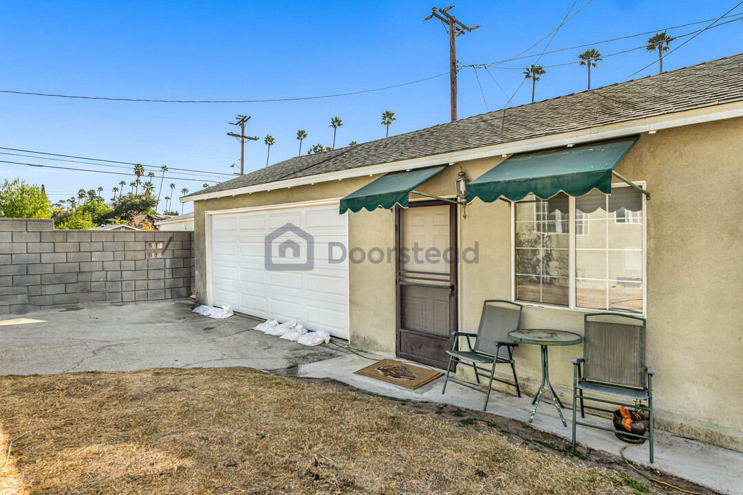 694 Neldome St in Altadena, CA - Building Photo