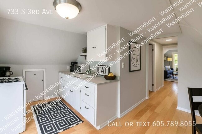 property at 733 S 3rd Ave