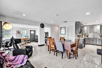 1124 NW 16th St in Fort Lauderdale, FL - Building Photo - Building Photo