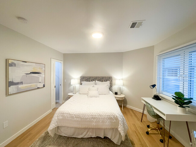 75 Thorndike St, Unit 2 in Cambridge, MA - Building Photo - Building Photo