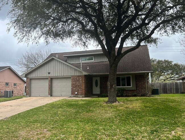 property at 1906 Savanna Ct N