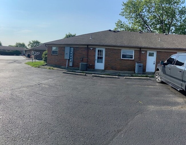 927-933 Weston Ct in Vandalia, OH - Building Photo - Building Photo