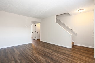 Crystal Lake in Hilliard, OH - Building Photo - Interior Photo