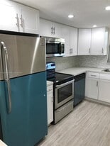 9353 Fontainebleau Blvd in Miami, FL - Building Photo