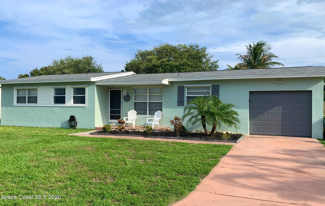 172 Eden Ave in Satellite Beach, FL - Building Photo