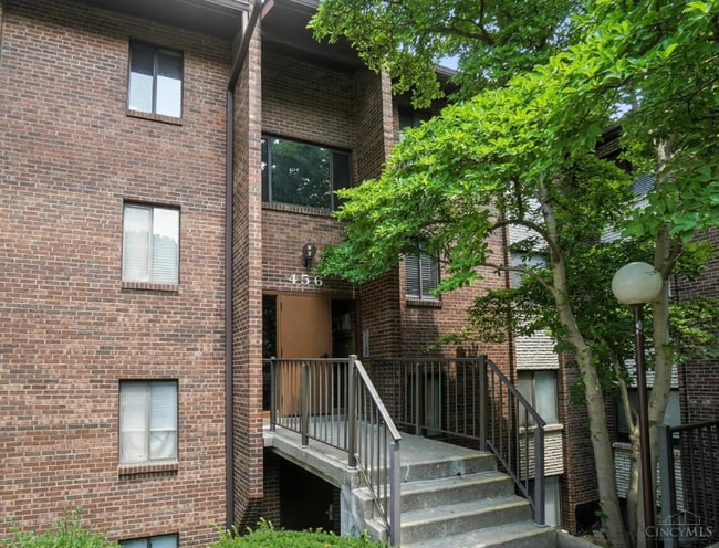 456 Grand Ave, Unit 2 in Cincinnati, OH - Building Photo - Building Photo