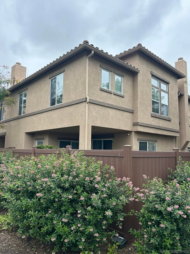 621 Sumner Way in Oceanside, CA - Building Photo - Building Photo