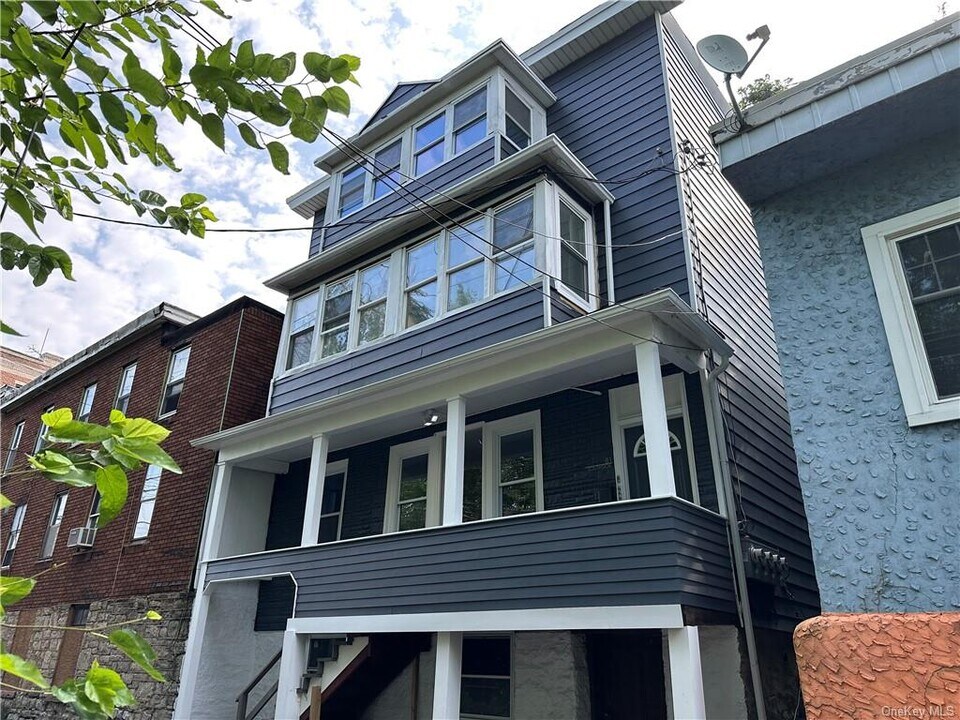 81 Southside Ave in Hastings On Hudson, NY - Building Photo