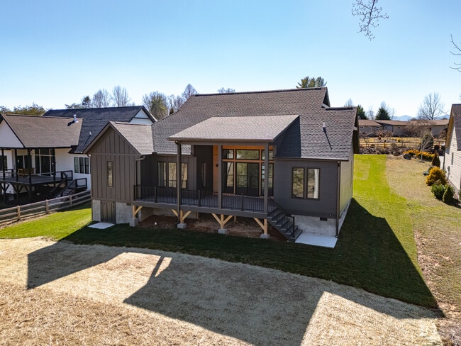 32 Copper Mill Ct in Candler, NC - Foto de edificio - Building Photo