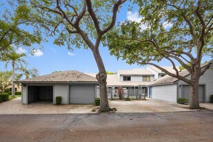 6215 SE Georgetown Pl in Hobe Sound, FL - Building Photo