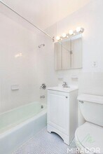 1558 York Ave in New York, NY - Building Photo - Building Photo