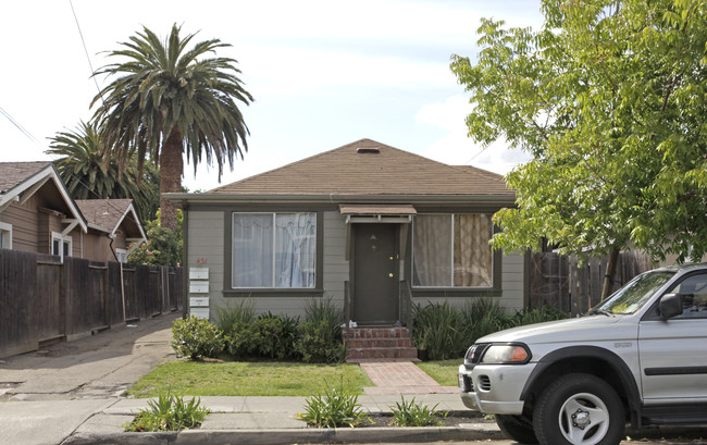 431 Lincoln Ave in Redwood City, CA - Foto de edificio - Building Photo