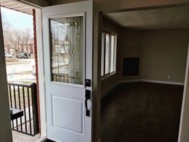 10 Hudson Crescent in Kitchener, ON - Building Photo