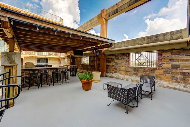 property at 2205 McKinney St