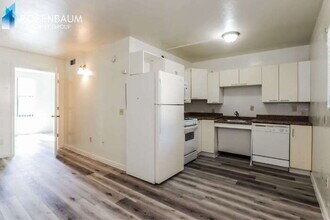 770 N Dodge Blvd, Unit 2 in Tucson, AZ - Foto de edificio - Building Photo