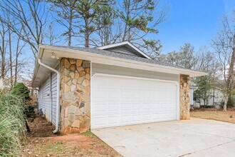 721 Pepperwood Trail in Stone Mountain, GA - Building Photo - Building Photo