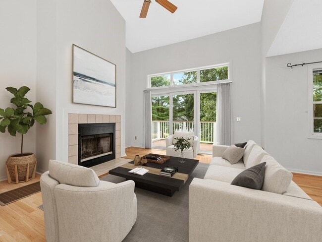 property at 4 Knollwood Ct