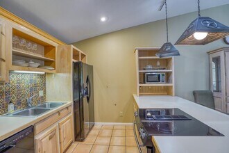 100 Bay Point Dr in Horseshoe Bay, TX - Building Photo - Building Photo