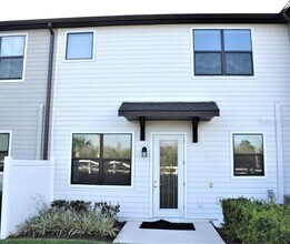 11030 Whistling Pne Wy in Orlando, FL - Foto de edificio - Building Photo