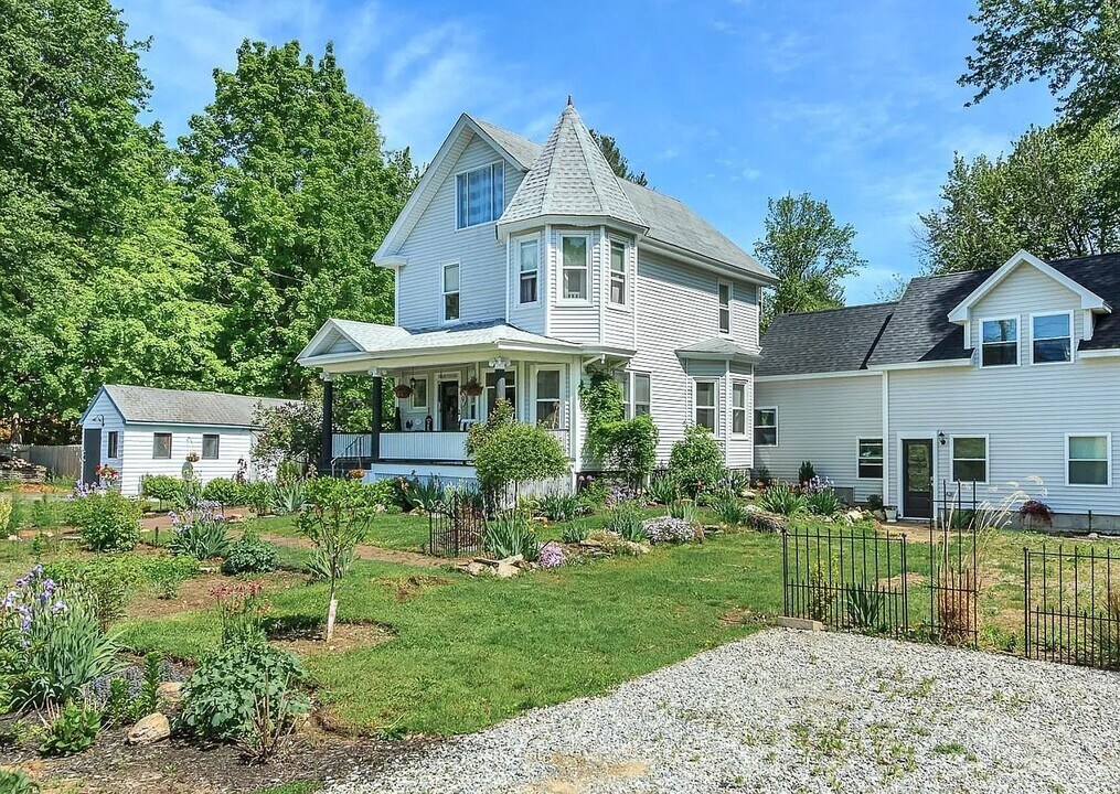 9 Harris Ave in Merrimack, NH - Building Photo