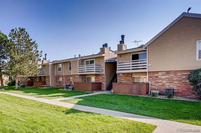 3320 S Ammons St in Lakewood, CO - Building Photo - Building Photo