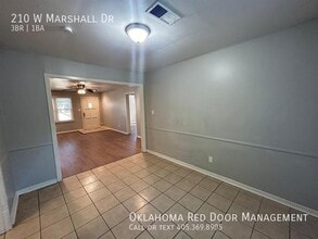 210 W Marshall Dr in Midwest City, OK - Building Photo - Building Photo
