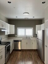 7500 E Deer Valley Rd, Unit 42 in Scottsdale, AZ - Building Photo