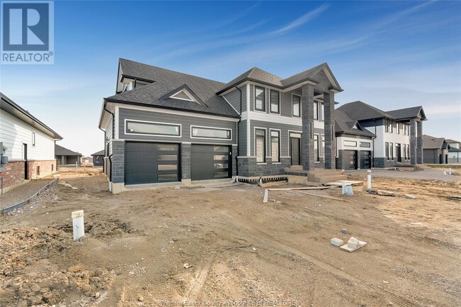 1933 Villa Canal Dr in Kingsville, ON - Building Photo - Building Photo