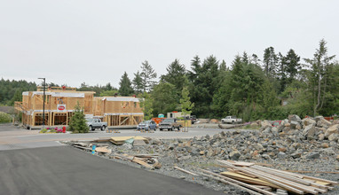 237 Island Hwy in View Royal, BC - Building Photo - Building Photo