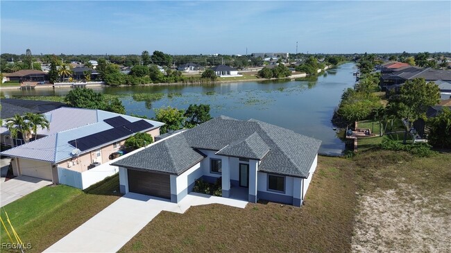 1227 SE 3rd Ave in Cape Coral, FL - Building Photo - Building Photo