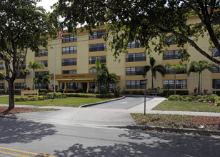 Robert Forcum Towers in Hialeah, FL - Building Photo - Building Photo