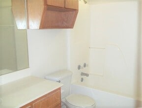 1002 W Avenue B, Unit 2 in Copperas Cove, TX - Building Photo - Building Photo