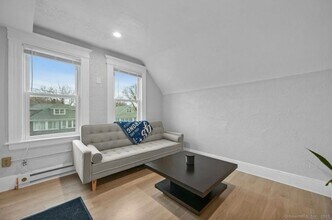 115 Harborview Ave in Bridgeport, CT - Foto de edificio - Building Photo