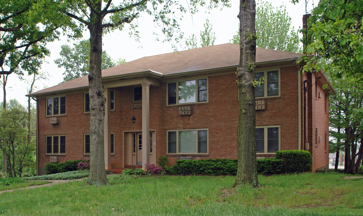 1400 Sleepy Hollow Rd in Covington, KY - Building Photo