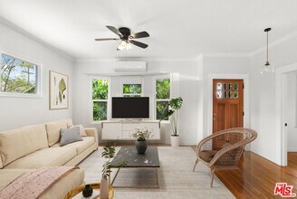 123 Ellita Pl in Los Angeles, CA - Building Photo - Building Photo