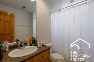 2743 N Southport Ave, Unit 4N in Chicago, IL - Building Photo - Building Photo