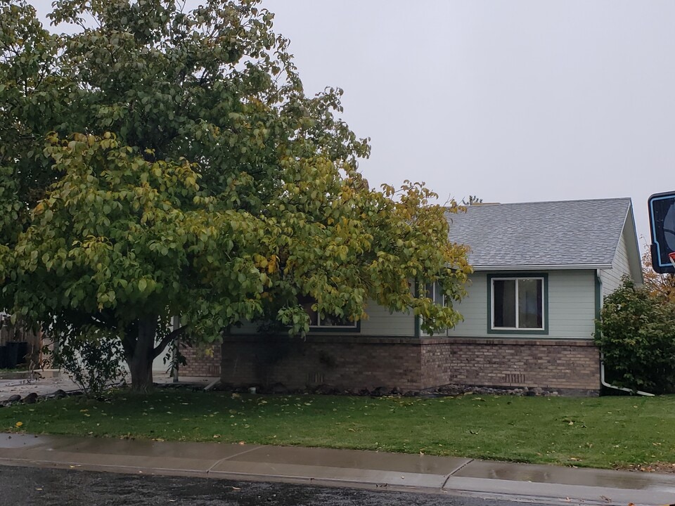 461 N Sun Ct in Grand Junction, CO - Building Photo