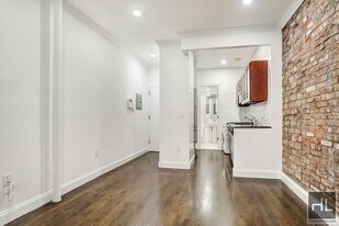 MOTT STREET in New York, NY - Building Photo