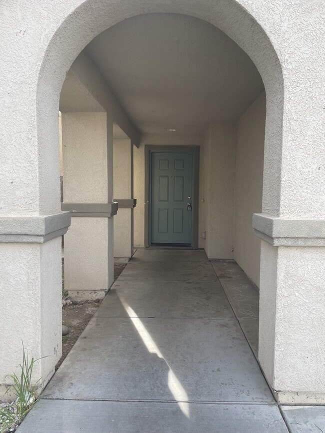 4345 Briggs Ln in Merced, CA - Foto de edificio - Building Photo