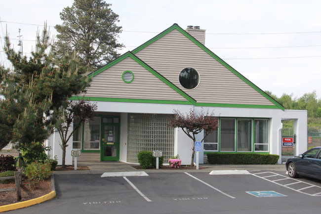 Emerald Court in Des Moines, WA - Building Photo - Building Photo