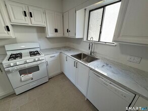 57 Seaside Ave in Stamford, CT - Building Photo - Building Photo