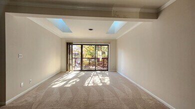 2700 Dartmouth Rd in Alexandria, VA - Building Photo - Building Photo