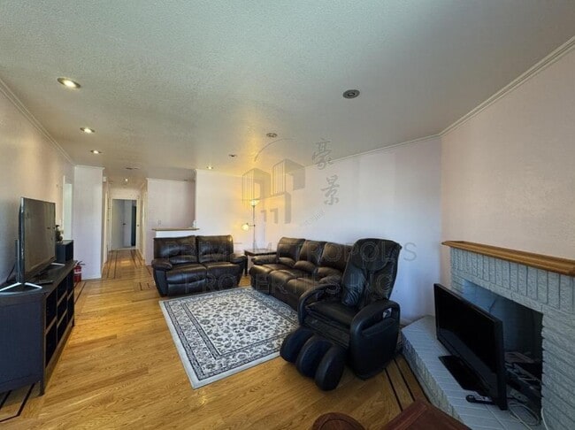 60 Surrey Ct in Daly City, CA - Building Photo - Building Photo