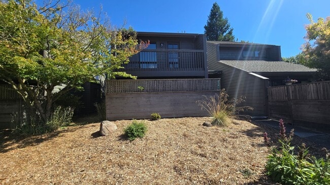 property at 8341 Valley View Ct