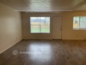 9812 Robin St in La Porte, TX - Building Photo - Building Photo