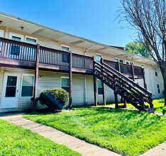 Bradford Pointe Apartments in Louisville, KY - Foto de edificio - Building Photo