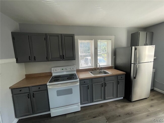 44 Bridge St in Phoenix, NY - Building Photo - Building Photo